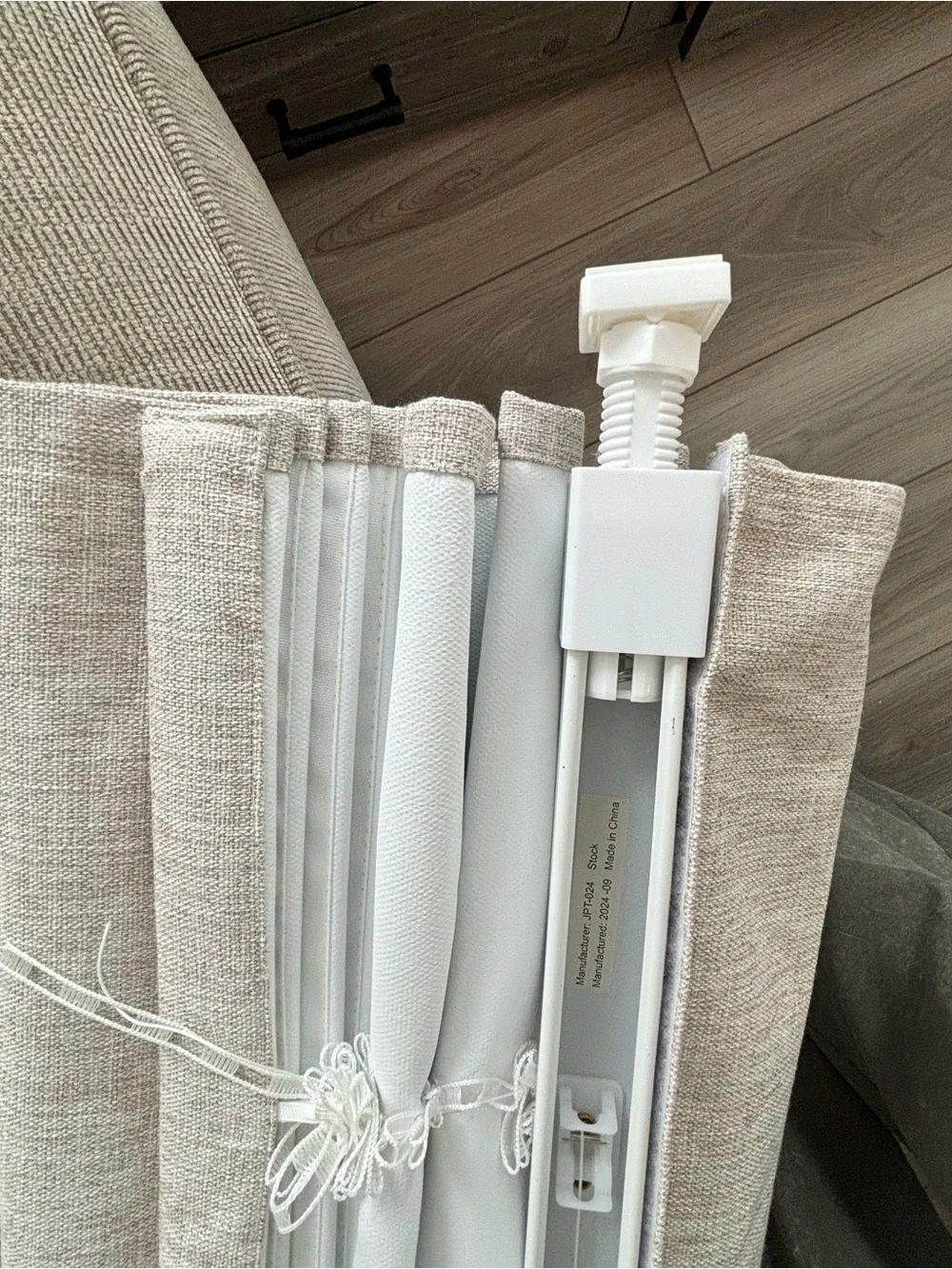 Blackout No Drill Blinds, Cordless Roman Shade (LazBlinds)